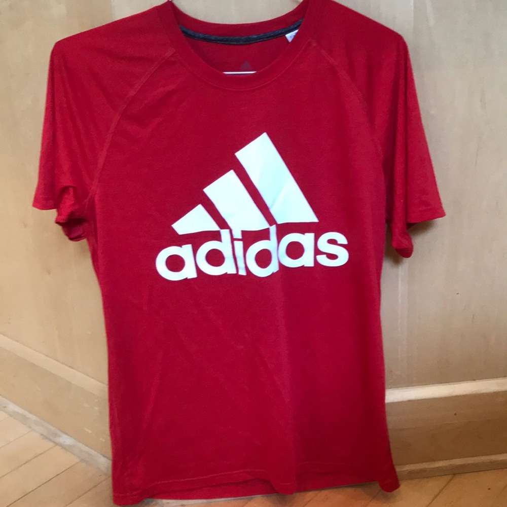 Men’s Adidas Top. NWOT.🚴‍♂️🚣‍♂️🏌️‍♂️